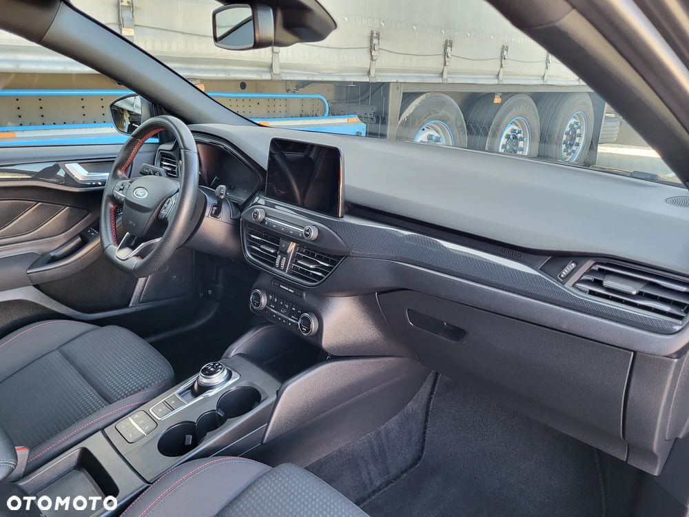 Ford Focus 1.5 EcoBoost STart-Stopp-System ST-LINE X - 31