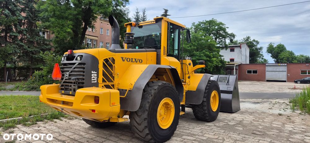 Volvo L 120 F - 4