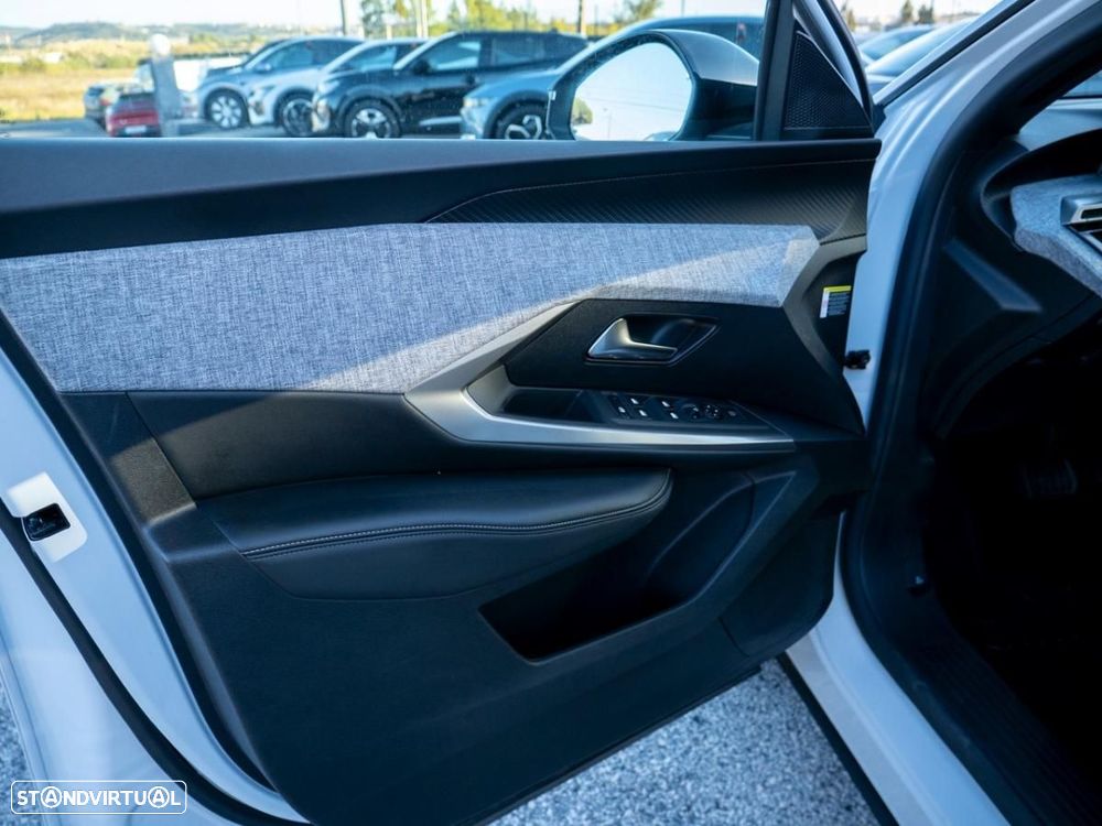 Peugeot E-3008 73 kWh Allure - 21