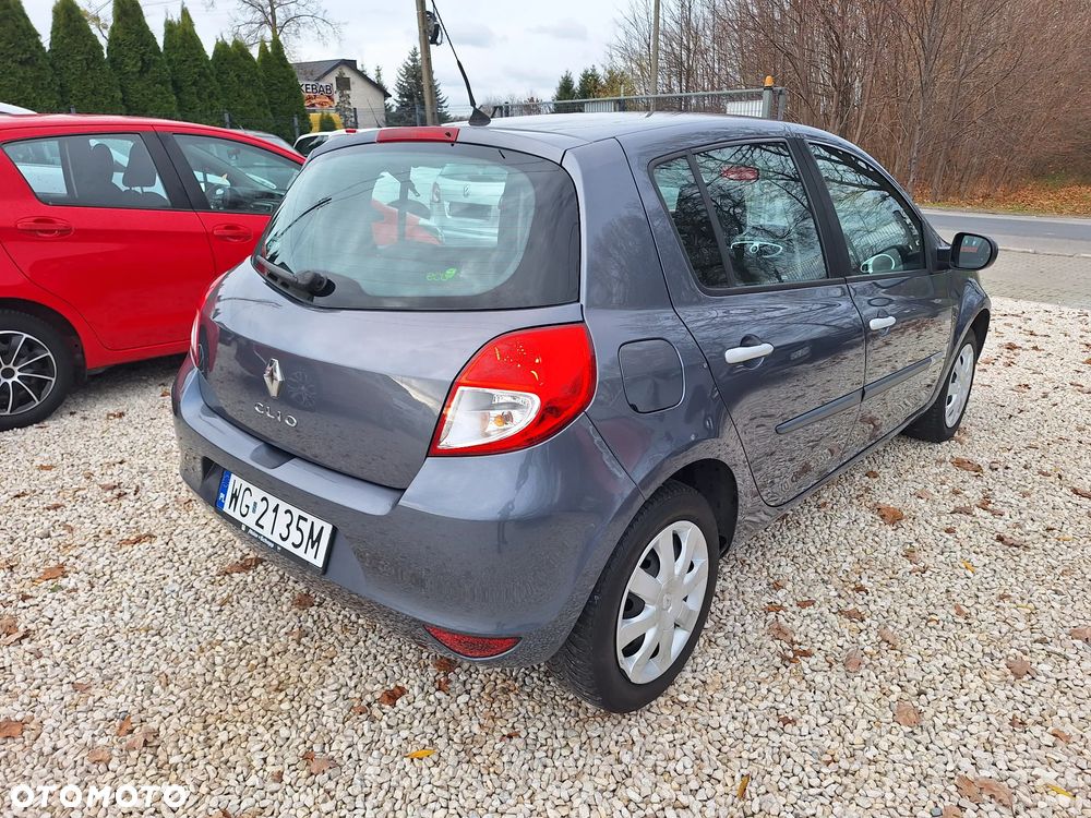 Renault Clio - 8