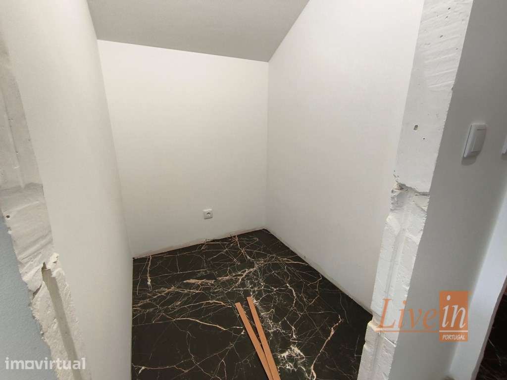 Moradia T2 em Remodelação Total em Freiria - Grande imagem: 3/18