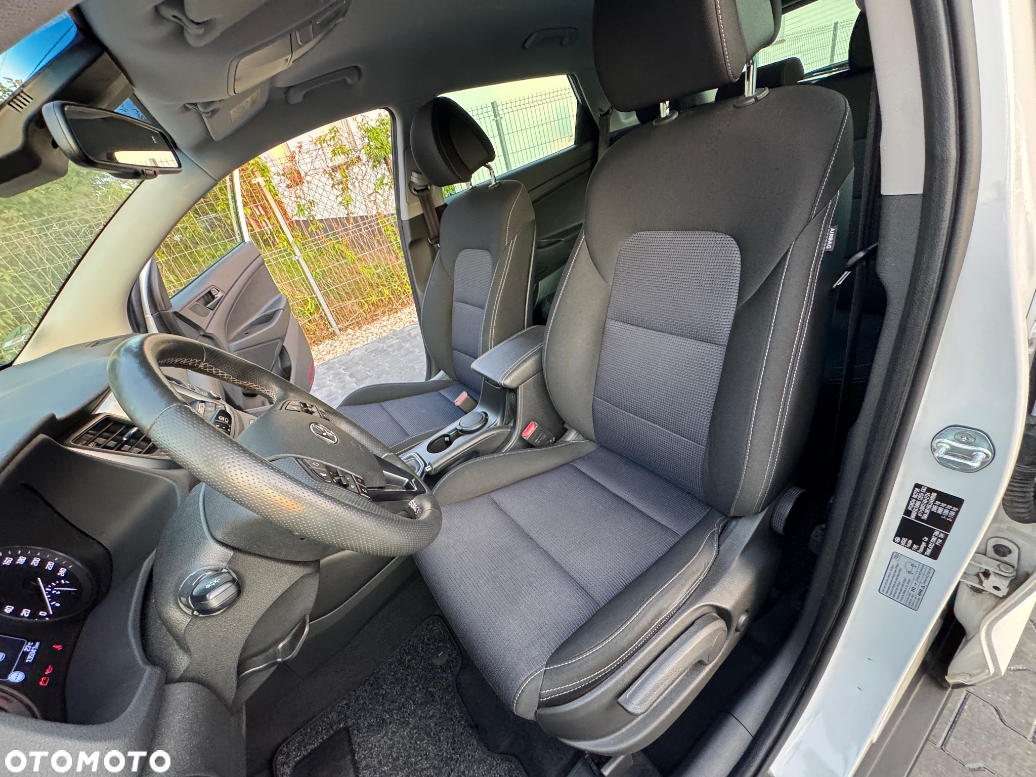Hyundai Tucson 1.7 CRDI BlueDrive GO Plus 2WD DCT - 37