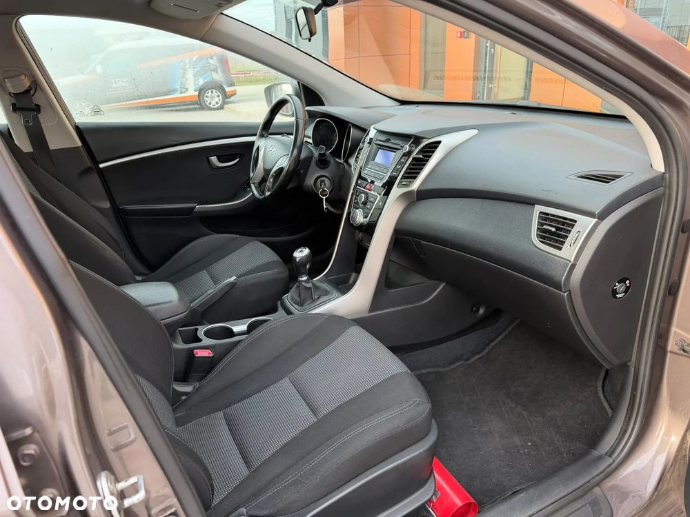 Hyundai i30 1.6 CRDI Trend - 8