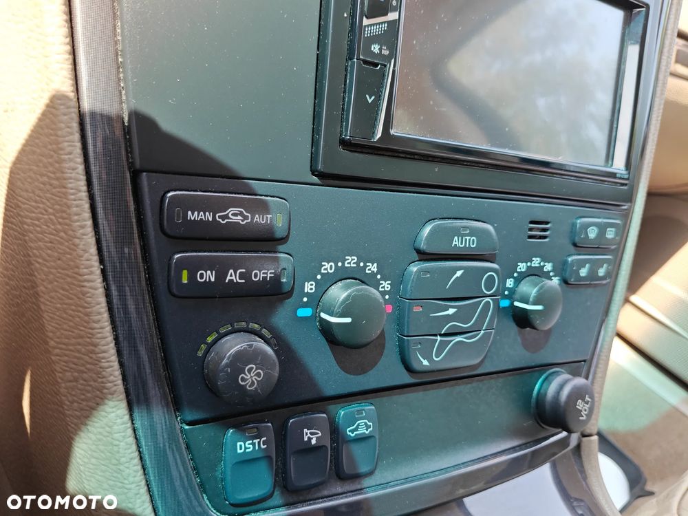 Volvo S60 2.4D5 Momentum - 24
