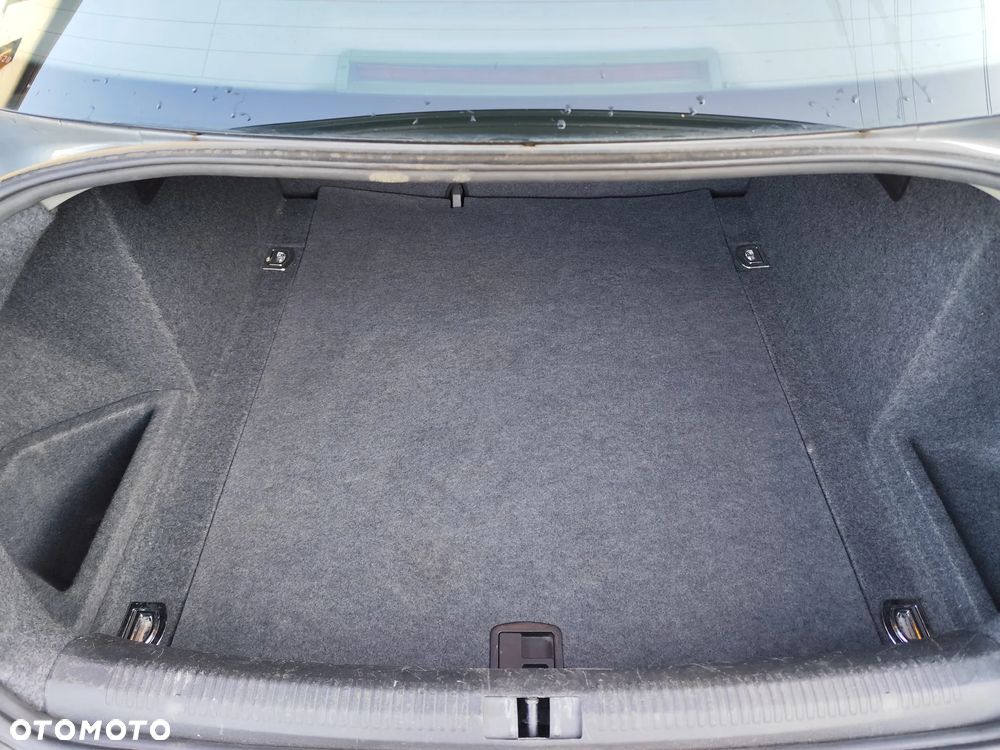 Audi A4 Limousine - 11