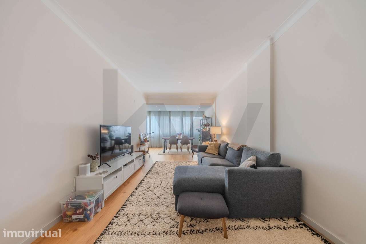 Apartamento T2+1 com duas varandas, no centro de Cacilhas - Grande imagem: 3/42