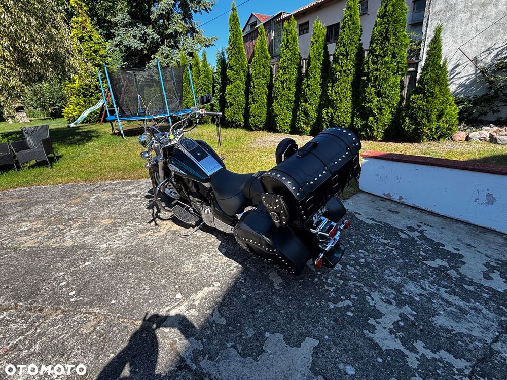 Suzuki Intruder - 3