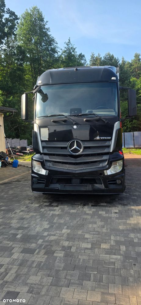Mercedes-Benz Actros - 3