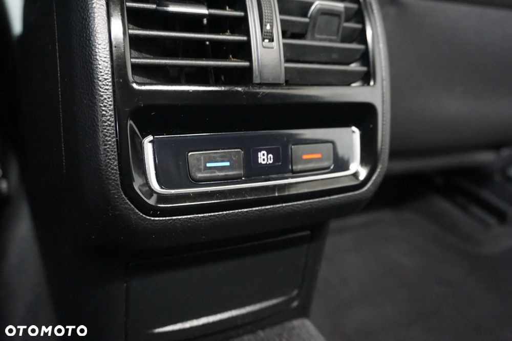 Volkswagen Passat Variant 1.6 TDI SCR DSG Comfortline - 31