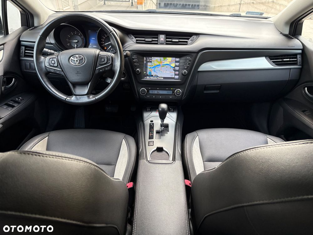 Toyota Avensis 1.8 Premium MS - 11