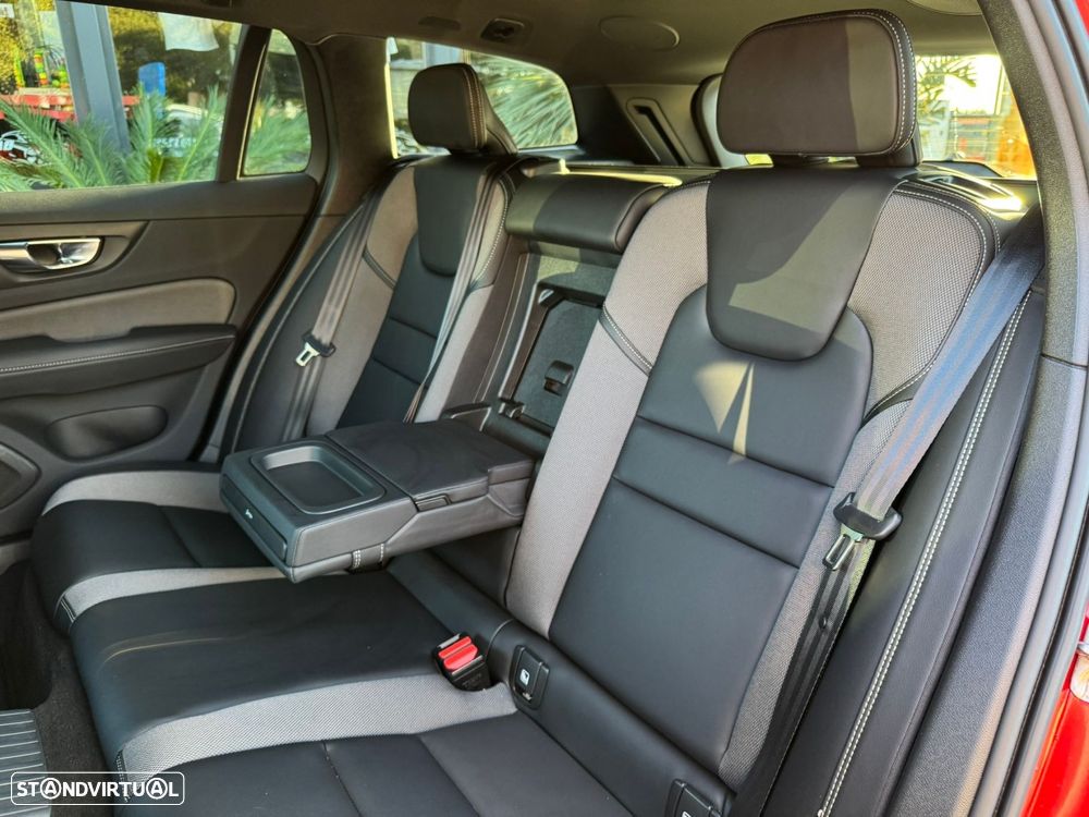Volvo V60 2.0 T6 AWD TE R-Design - 24