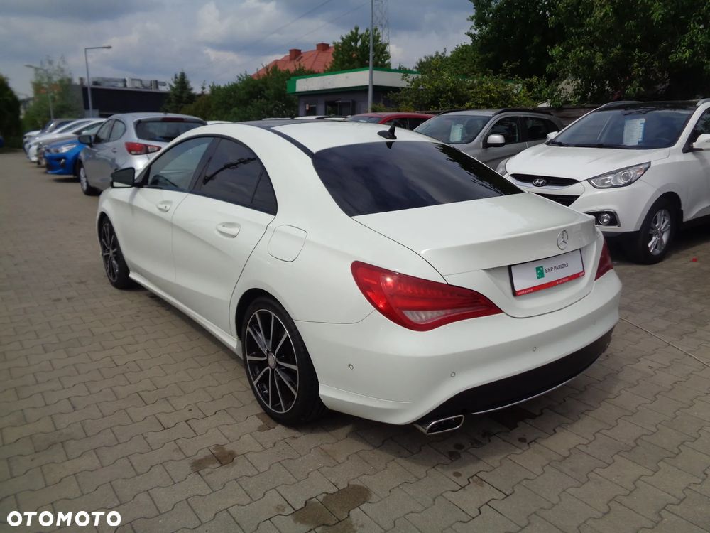 Mercedes-Benz CLA 180 Urban - 2