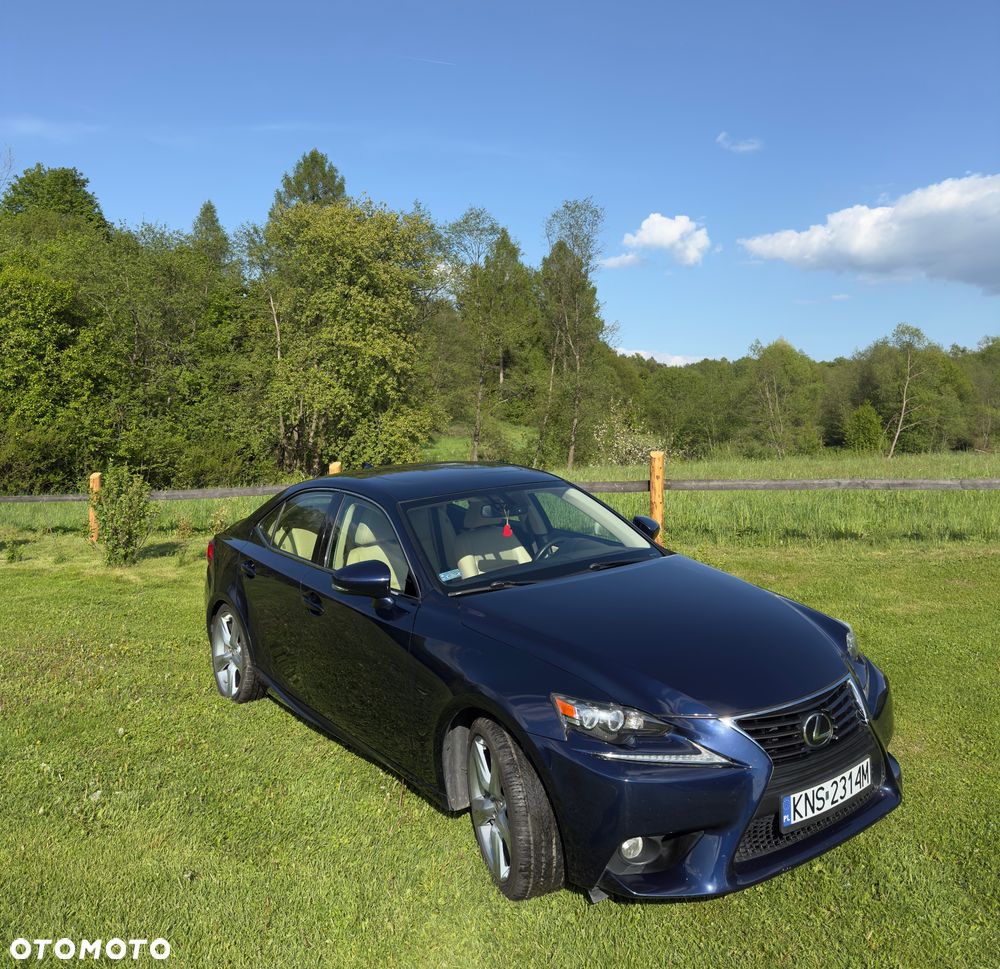 Lexus IS - 16