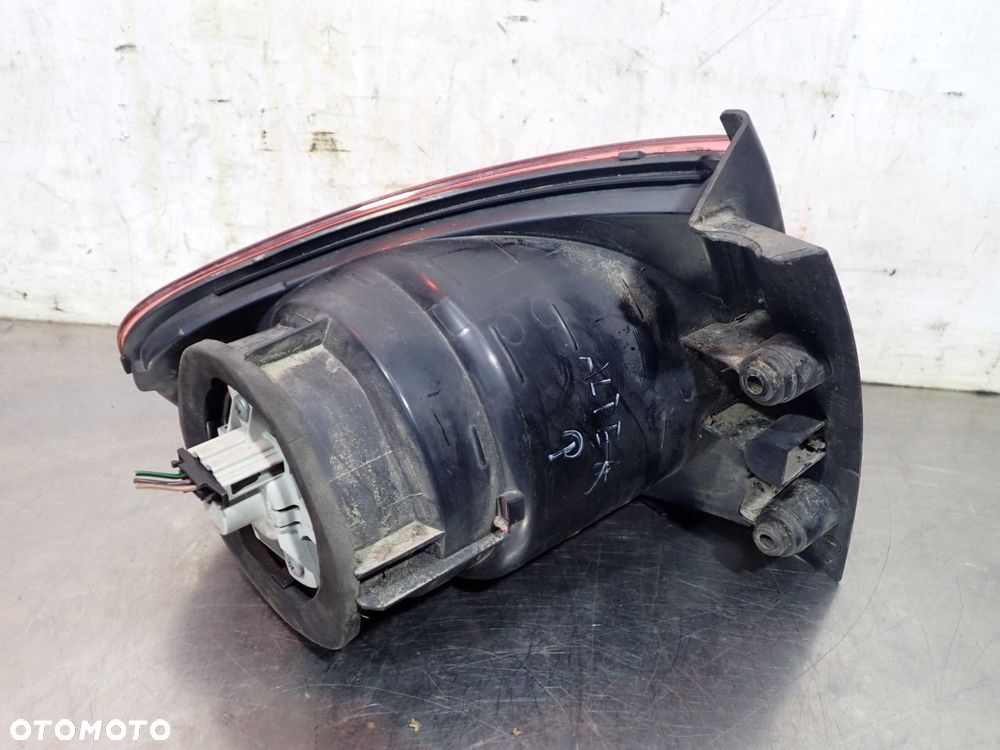 LAMPA LEWA TYLNA SEAT ALTEA 1.9 - 5