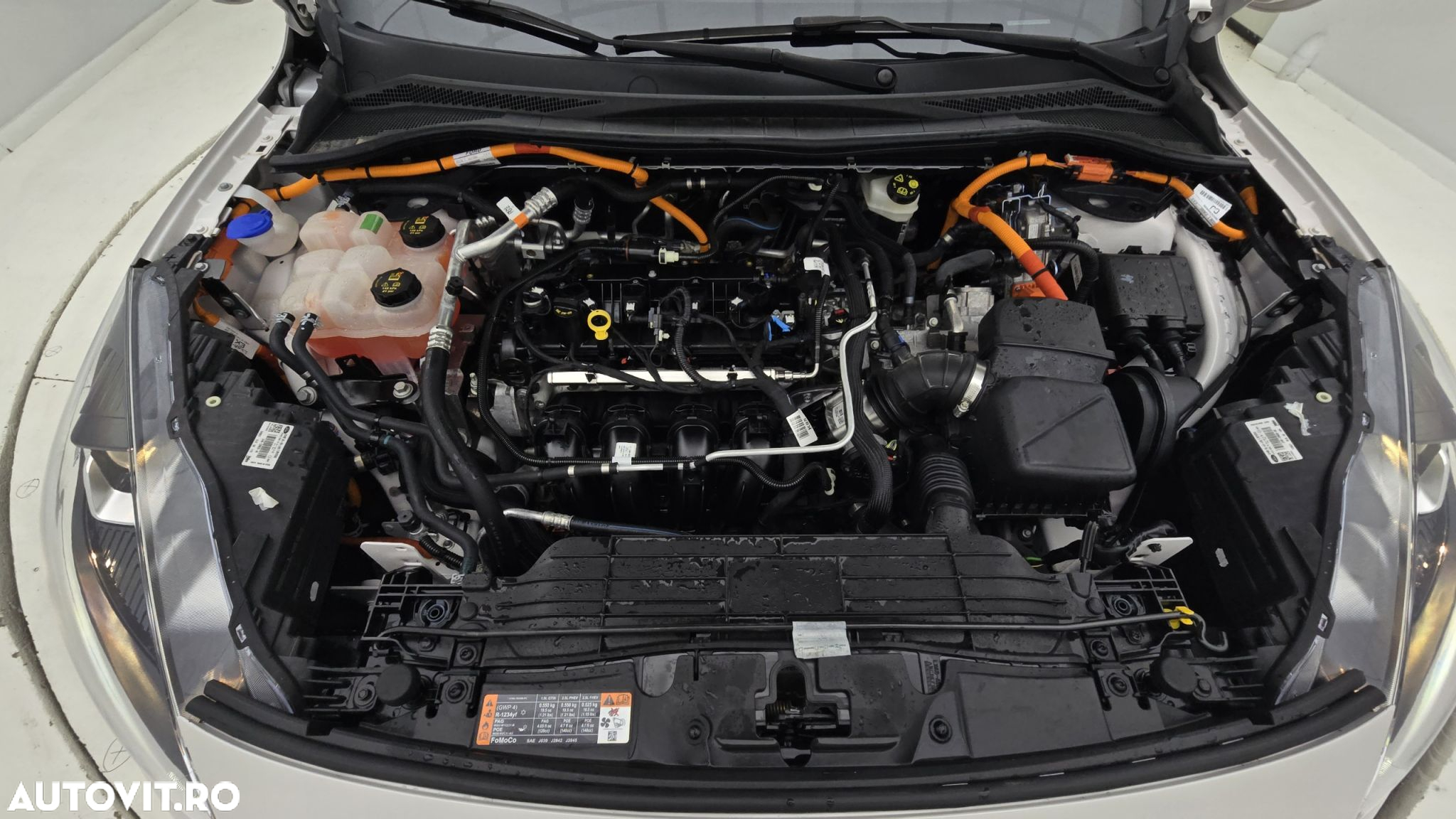 Ford Kuga - 24