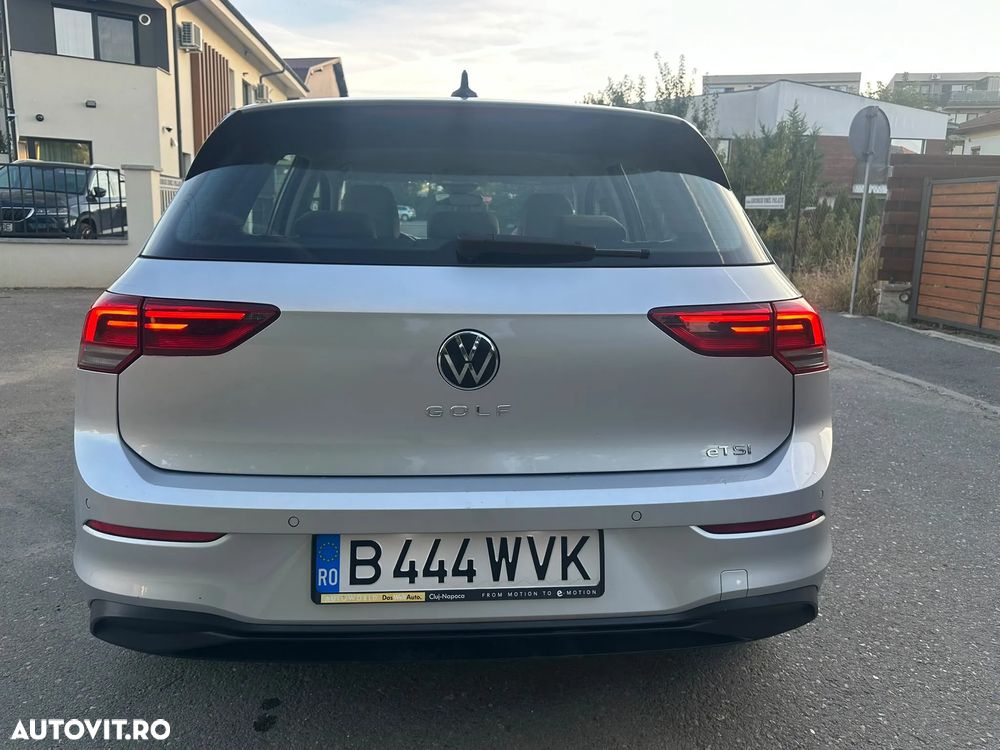 Volkswagen Golf - 6