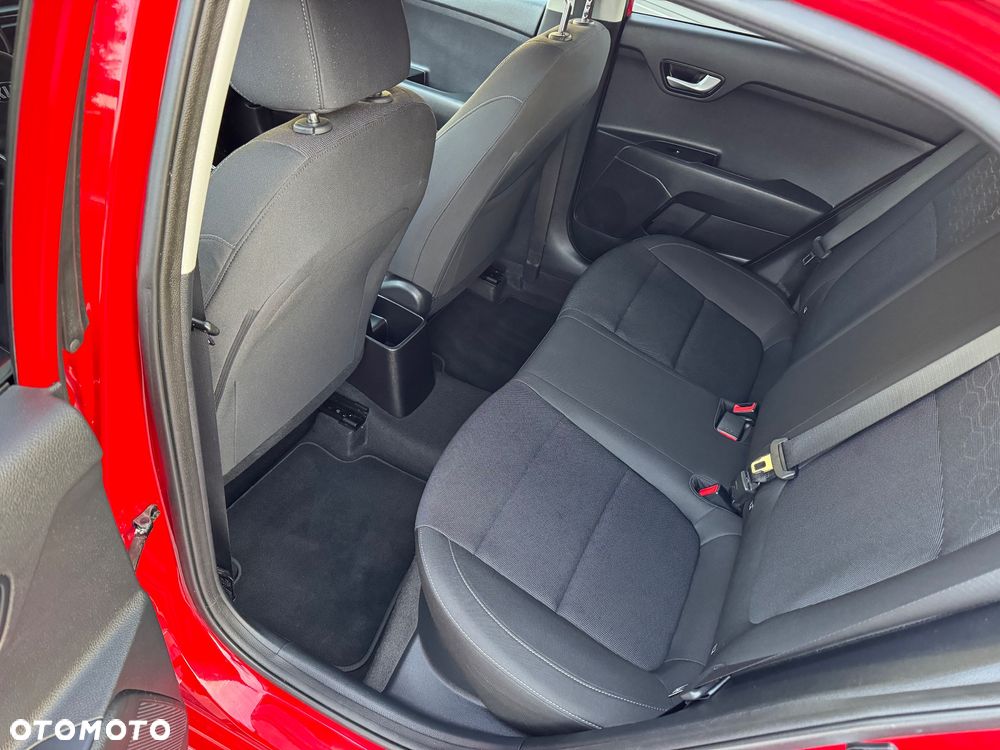 Kia Rio 1.2 Dream Team Edition - 27