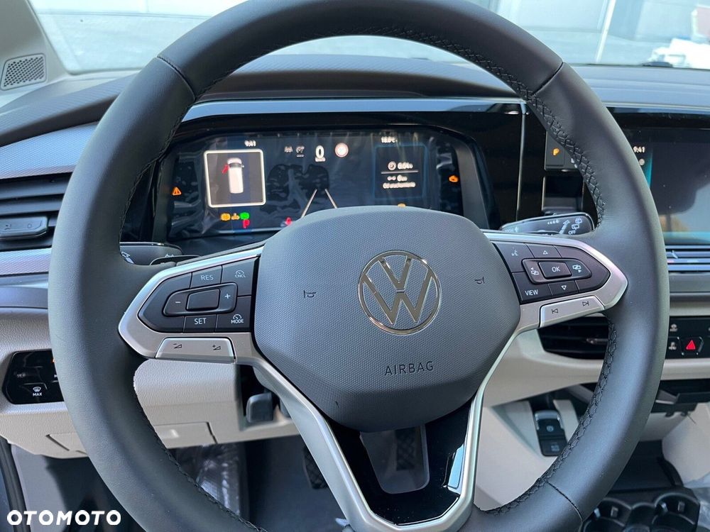 Volkswagen Multivan - 11