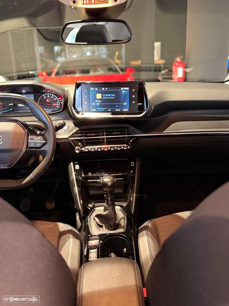 Peugeot 208 1.2 PureTech Allure - 21