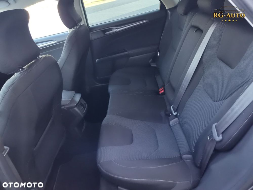 Ford Mondeo - 28