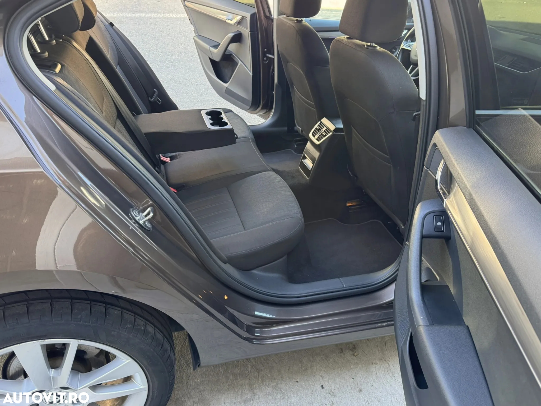 Skoda Octavia 1.6 TDI DSG Ambition - 20