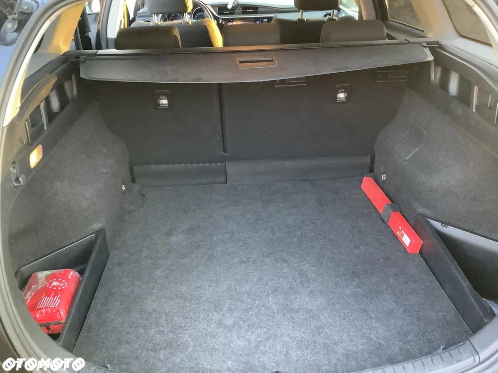 Toyota Auris 1.6 Selection - 16