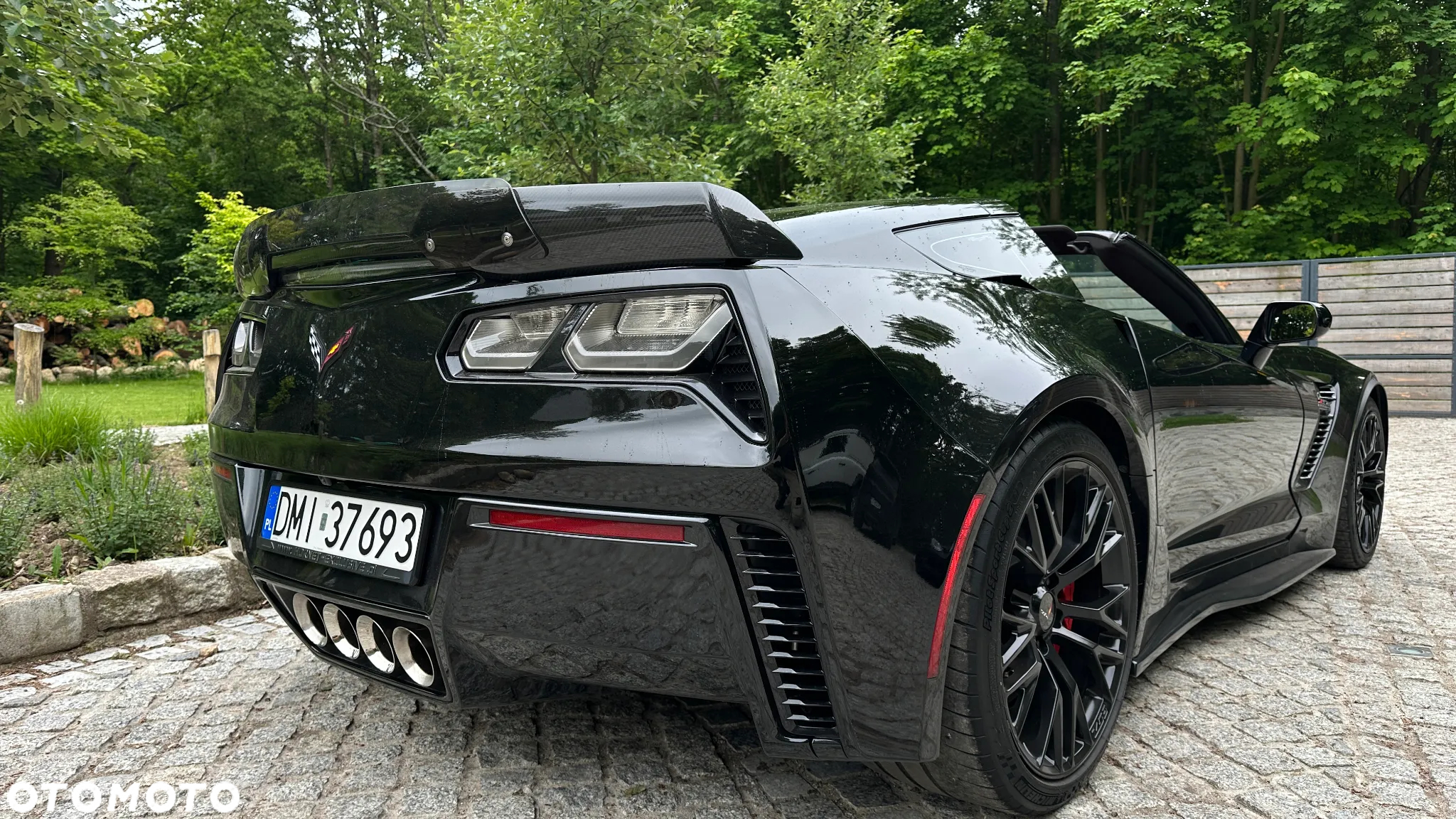 Chevrolet Corvette - 33