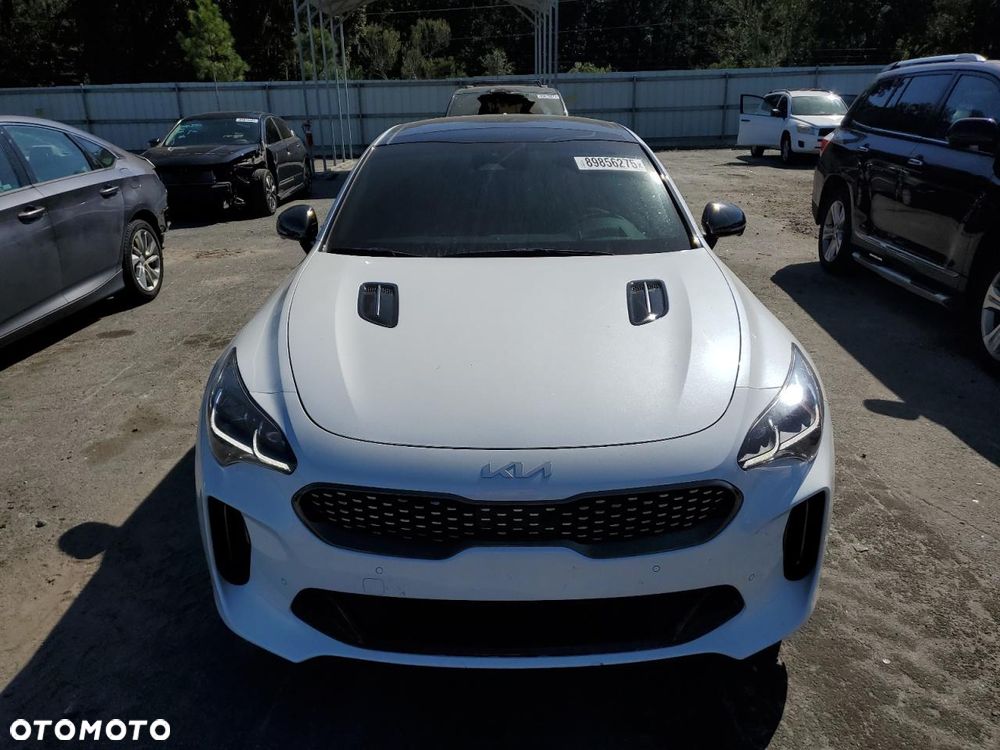 Kia Stinger - 6