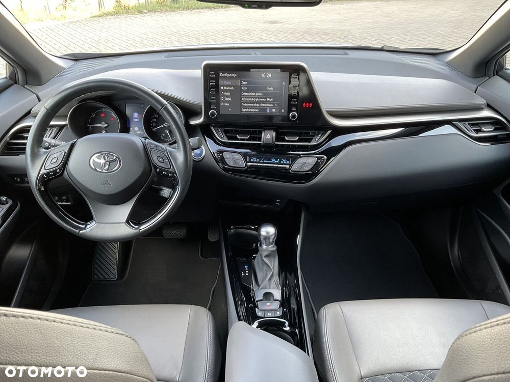 Toyota C-HR - 11