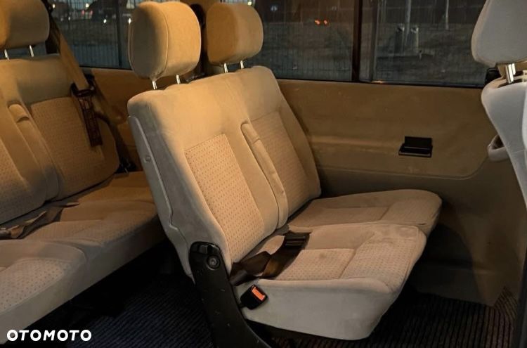 Volkswagen Caravelle - 25