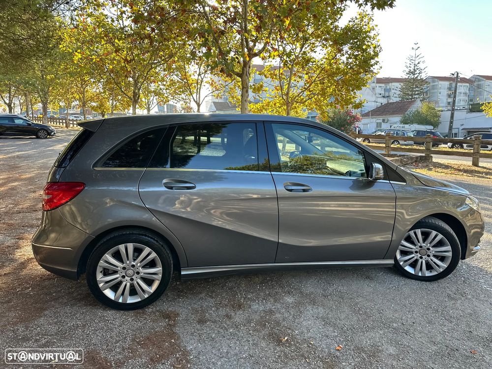 Mercedes-Benz B 180 - 12