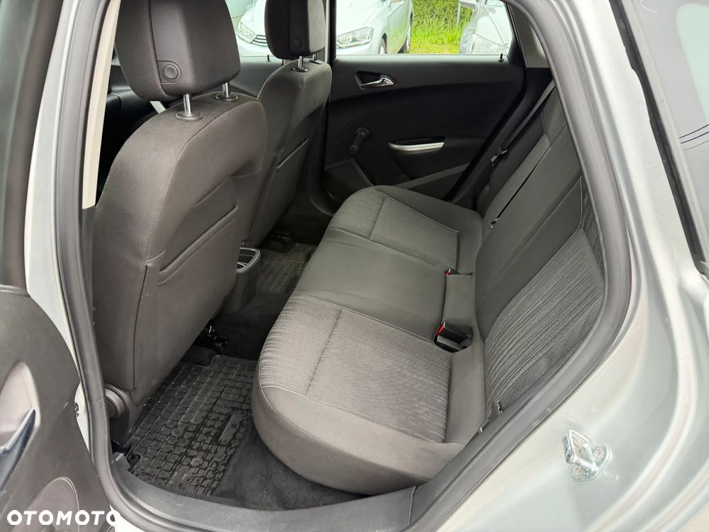 Opel Astra - 24