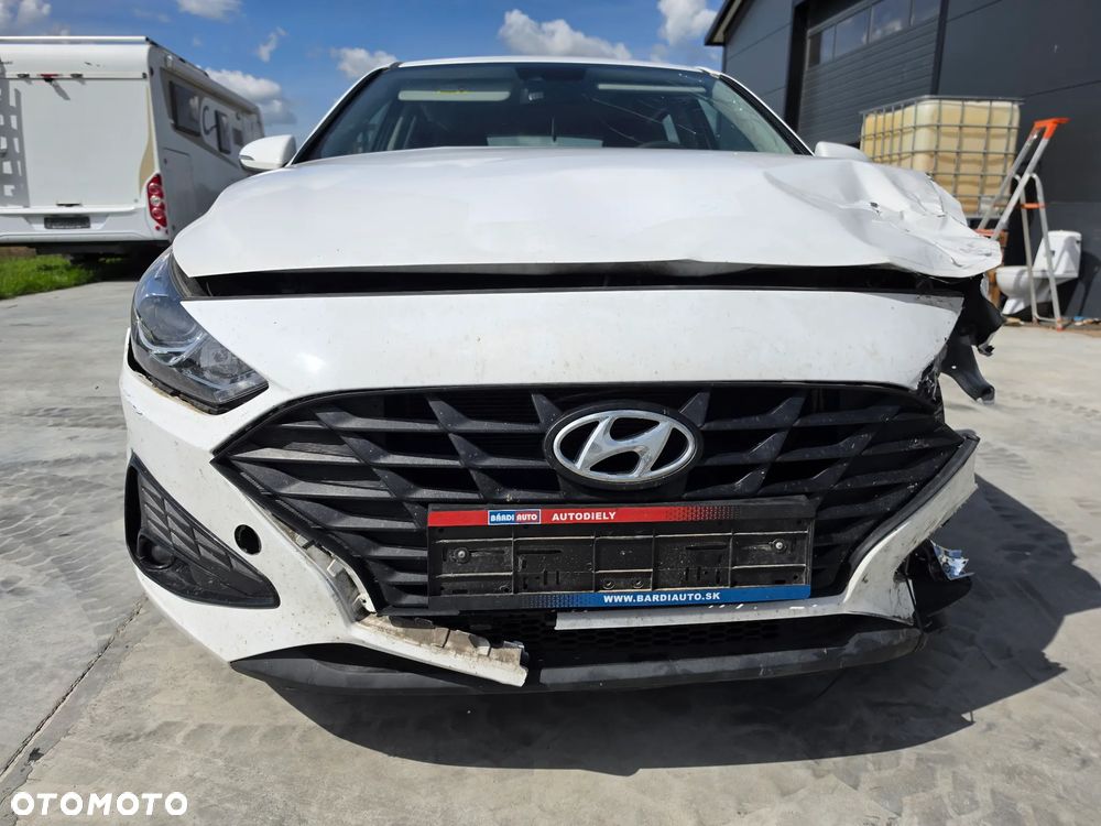 Hyundai i30 1.5 Intro - 1