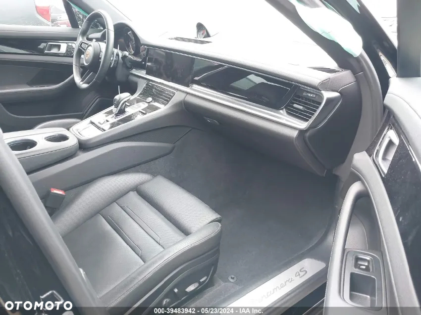 Porsche Panamera 4S - 10
