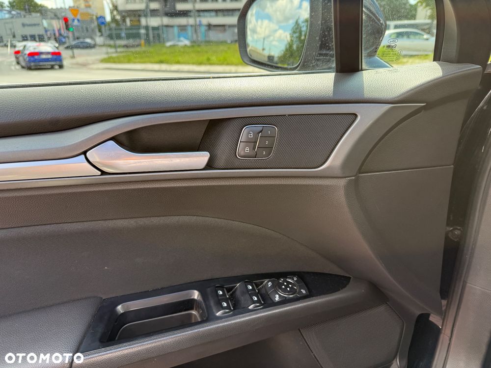 Ford Mondeo 2.0 TDCi Titanium PowerShift - 16