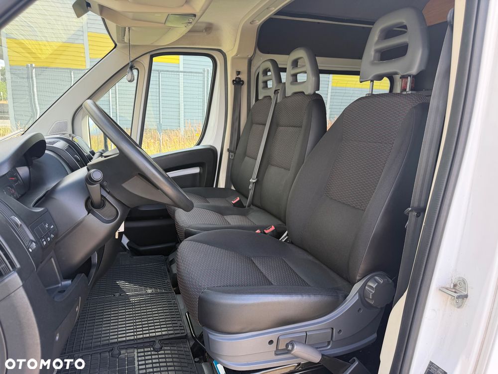 Peugeot Boxer Brygadówka L3H2 7 osób - 31