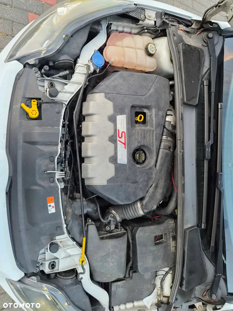 Ford Focus 2.0 EcoBoost ST mit Leder-Sport-Paket - 18