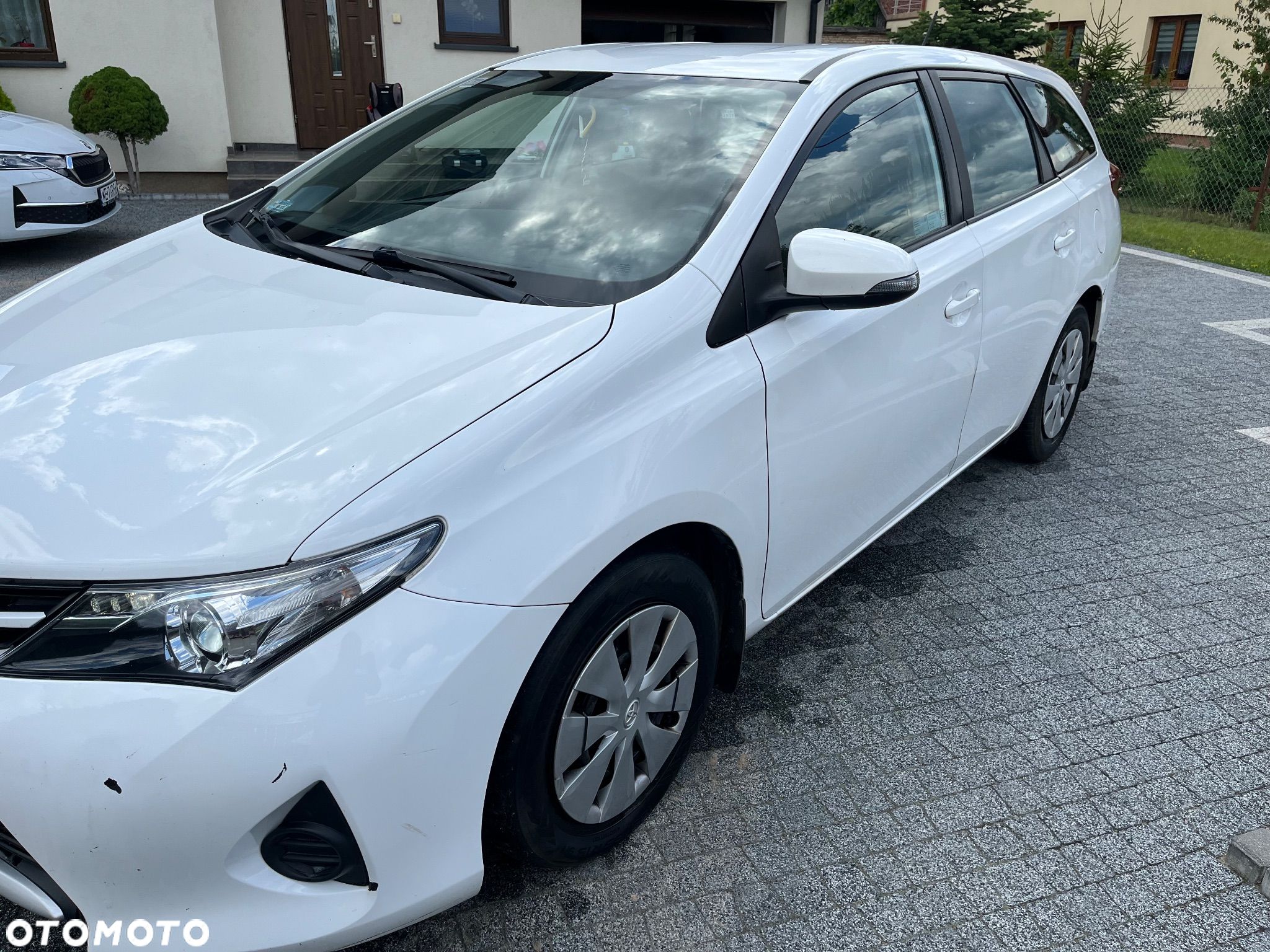 Toyota Auris - 1