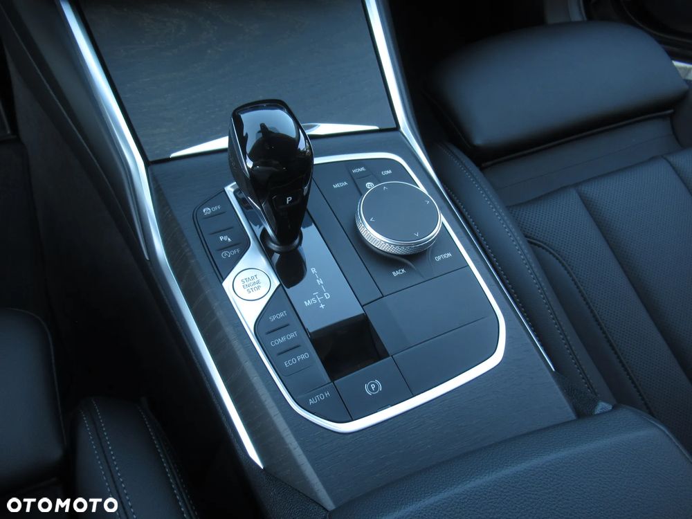 BMW Seria 3 320i Luxury Line - 15