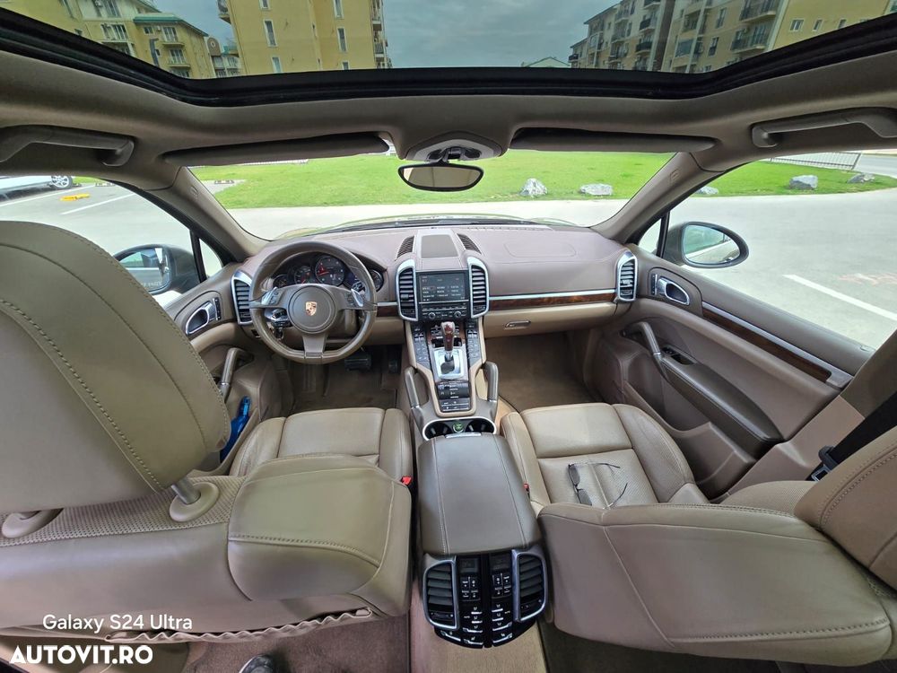 Porsche Cayenne - 8