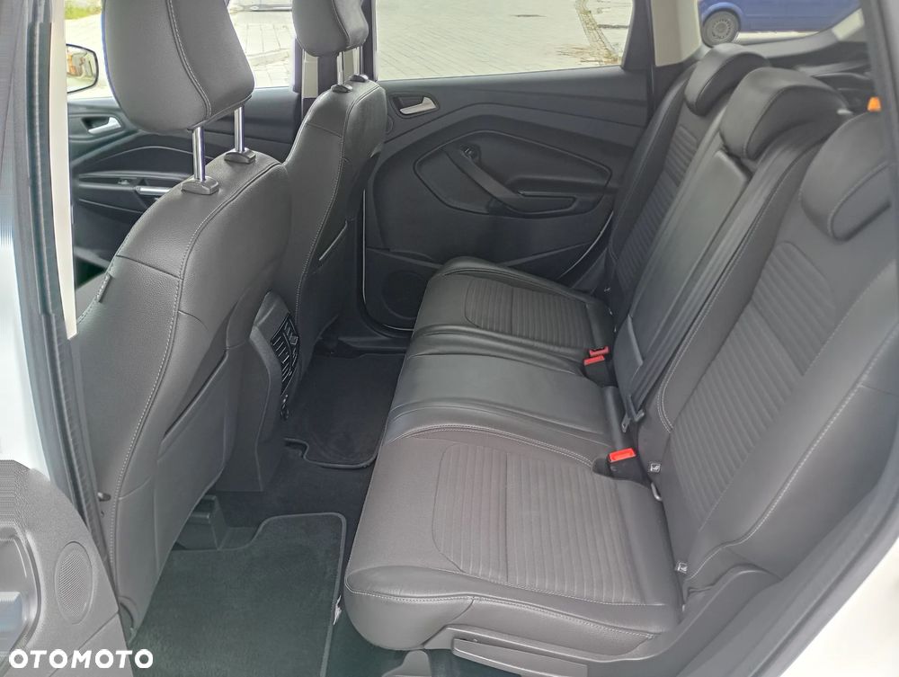 Ford Kuga 1.5 EcoBoost 2x4 Titanium - 28
