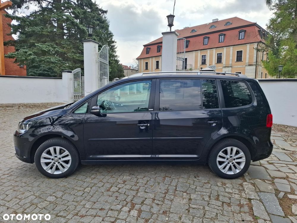 Volkswagen Touran 2.0 TDI DPF BlueMotion Technology STYLE - 6