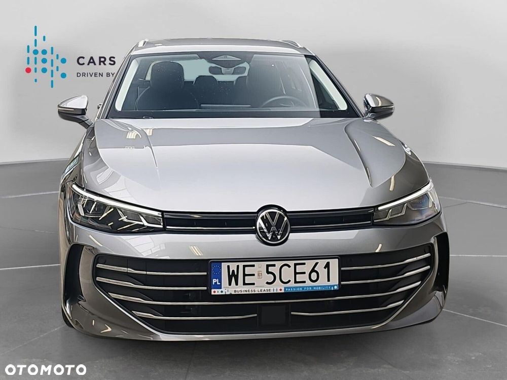 Volkswagen Passat - 4