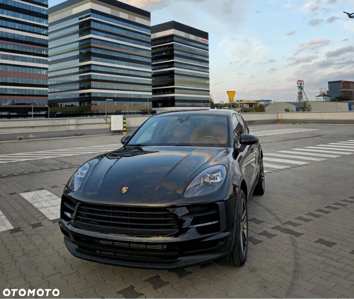 Porsche Macan Standard - 1