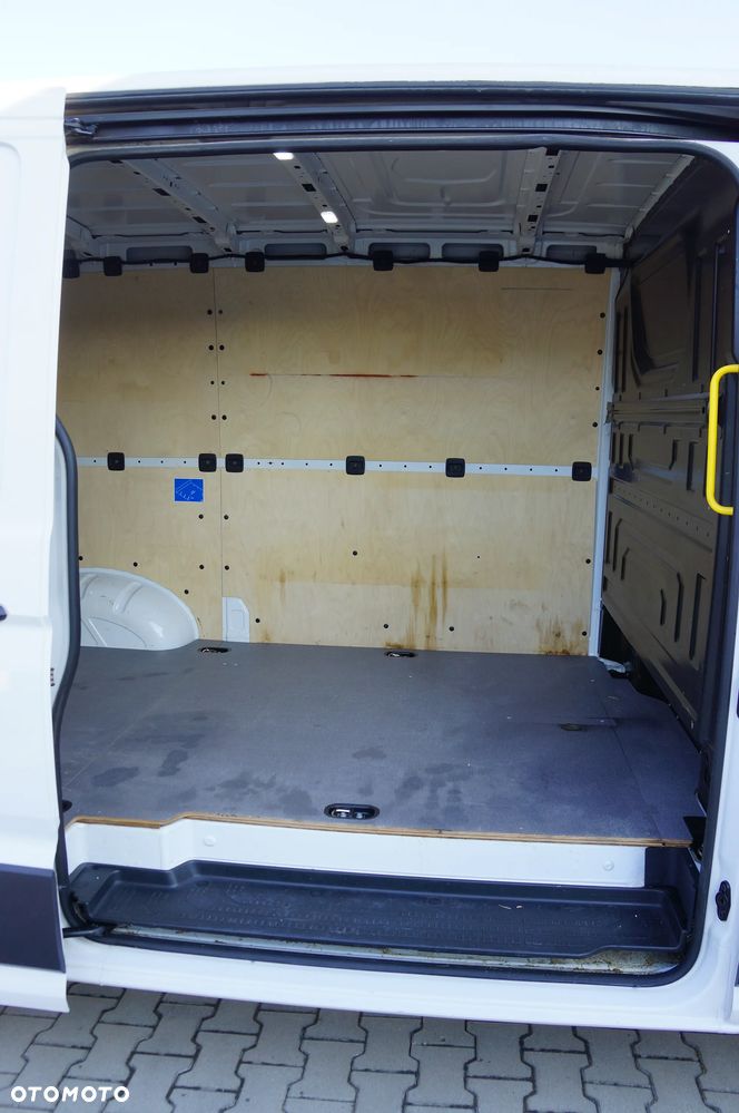 Volkswagen Crafter - 23