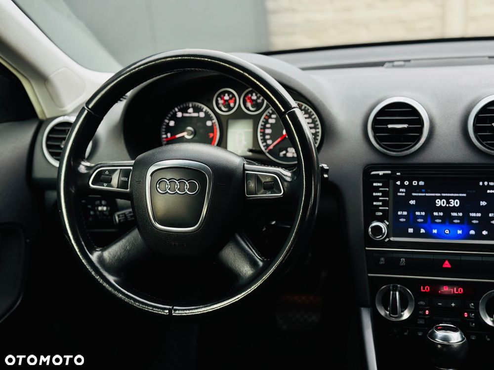 Audi A3 Sportback 1.4 TFSI S tronic Ambiente - 4