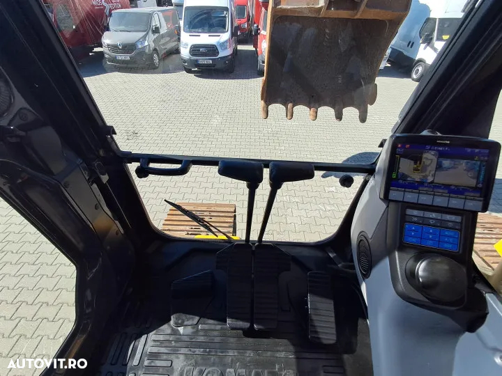 Komatsu pc240lc-11 - 24
