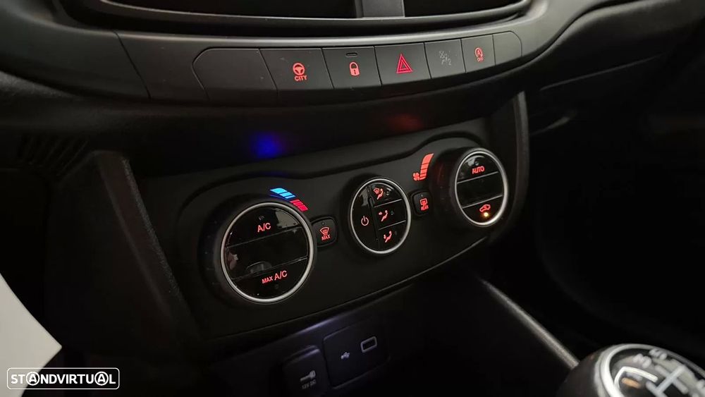 Fiat Tipo 1.3 M-Jet Lounge Tech - 22