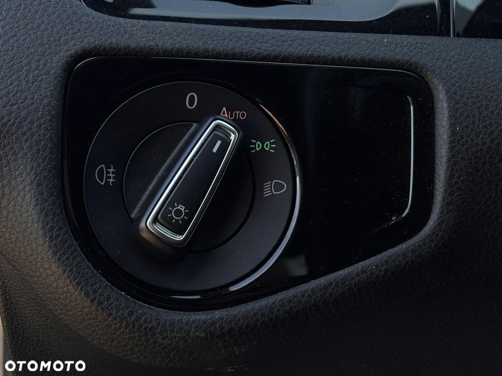 Volkswagen Golf - 23
