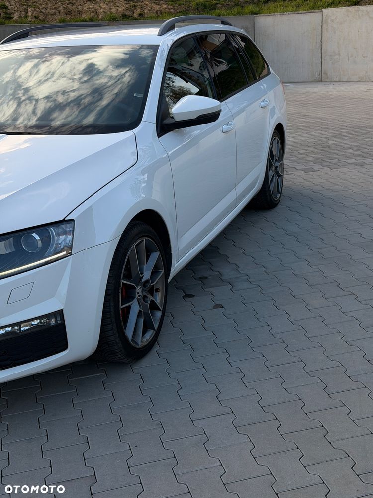 Skoda Octavia 2.0 TDI DSG RS - 12